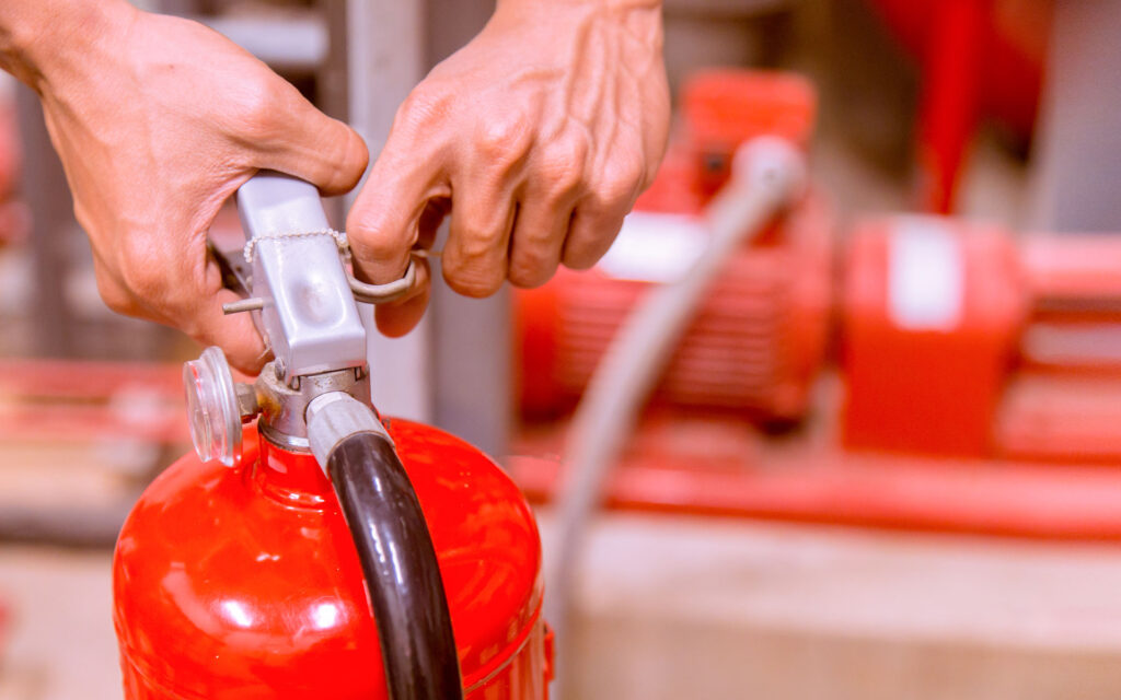 Feuerlöscher richtig verwenden
